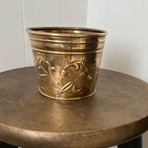 Genuine Hosley solid brass vine and flower planter